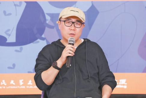 华信投资 石一枫《一日顶流》：书写流量时代的万象人间